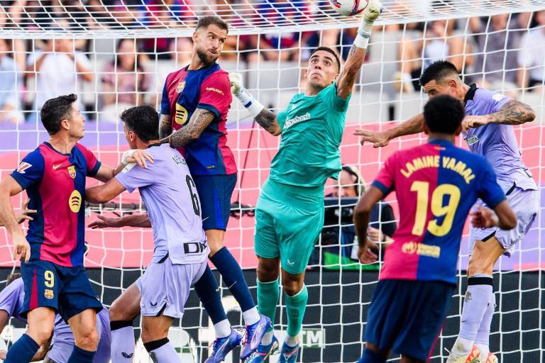 Alex Padilla luce pese a derrota del Athletic ante el Barcelona