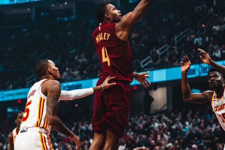 Cavaliers de Cleveland le corta el vuelo a Hawks de Atlanta
