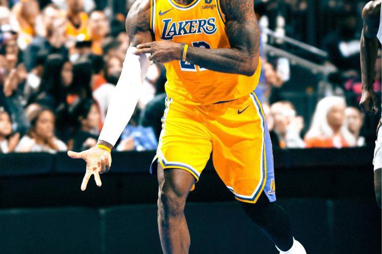 LeBron James brilla y Los Ángeles avanza a la final del Torneo NBA