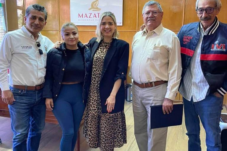 Ex pugilista sinaloense ‘Baby’ Quintero se reúne con Estrella Palacios