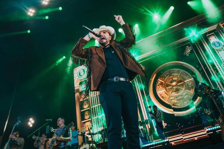 Pospone Edén Muñoz conciertos en Estados Unidos por retrasos en trámites de visa