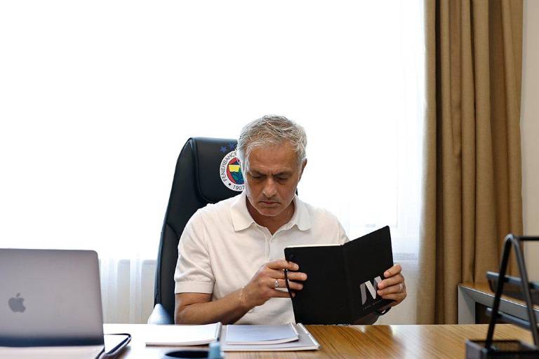 José Mourinho llega al Fenerbahce ‘sin promesas’ pero con el objetivo del campeonato turco
