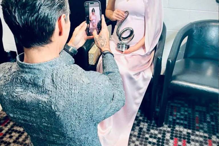 Es Grupo Firme el máximo ganador en ‘Premios Lo Nuestro 2023’, se lleva seis galardones