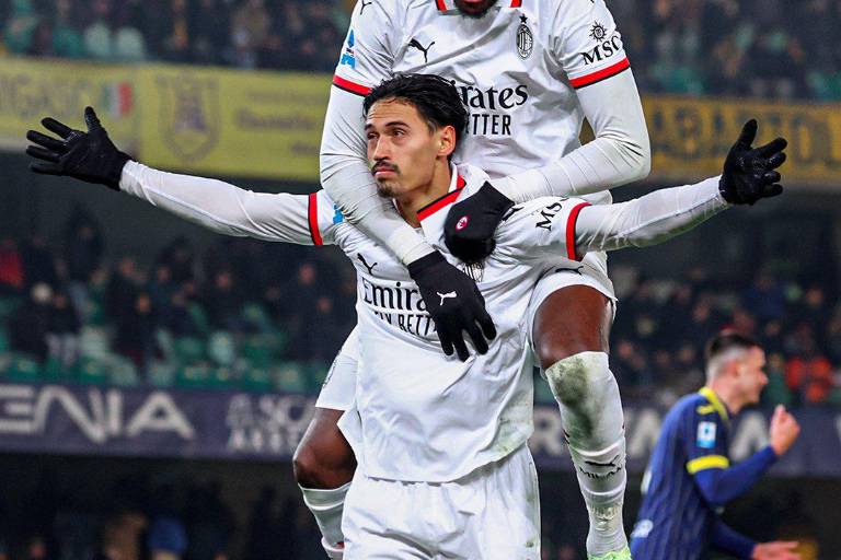 Milán logra victoria clave en Verona y busca Europa