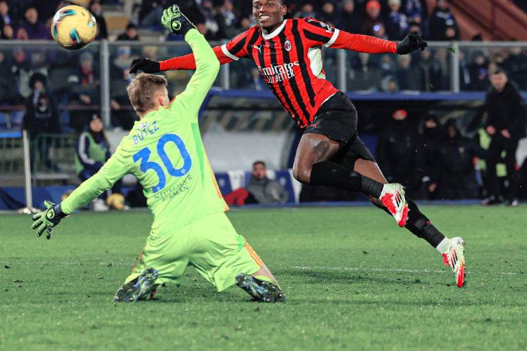 Rafael Leao le da la victoria y tres puntos a un Milan que deja muchas dudas