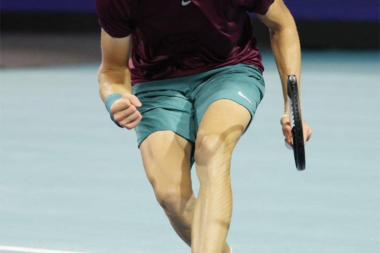 Sinner remonta a Alcaraz y vuelve a la final en Miami