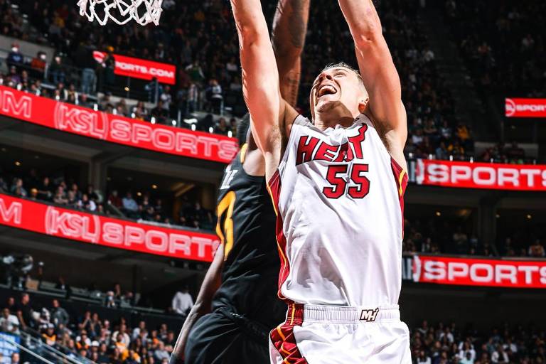 Los triples de Duncan Robinson impusieron a Miami Heat sobre Utah Jazz