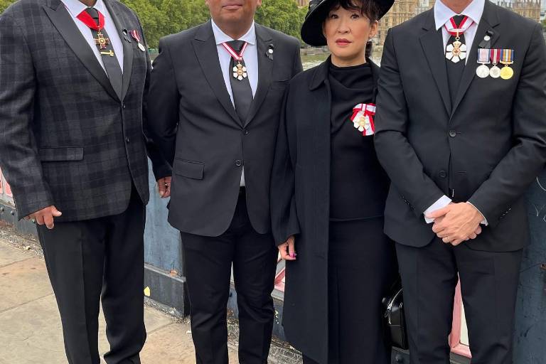 Acude la actriz Sandra Oh al funeral de la Reina Isabel II