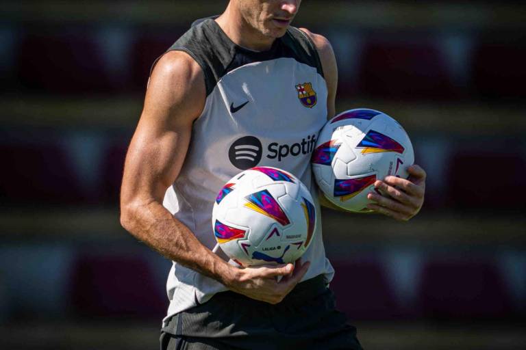 Barcelona estrena su liderato ante un Mallorca en horas bajas