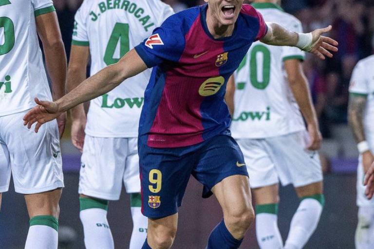 Robert Lewandowski mantiene el paso perfecto del Barcelona