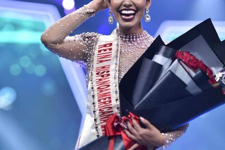Andrea Bazarte, de México, se corona como Reina Hispanoamericana 2021