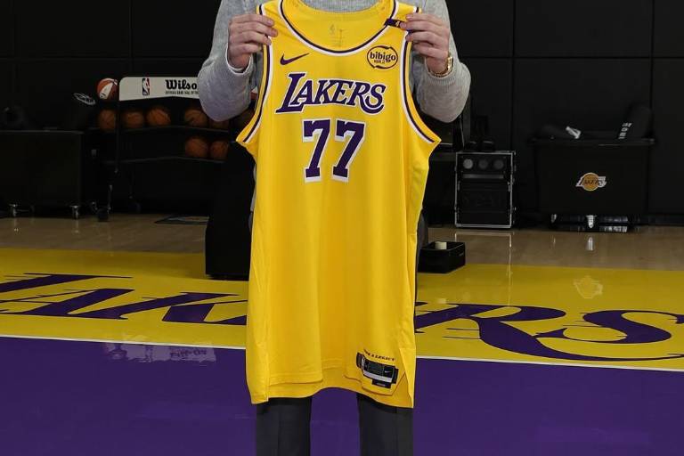 Tras su sorpresivo traspaso, Luka Doncic ya se incorpora a los Lakers