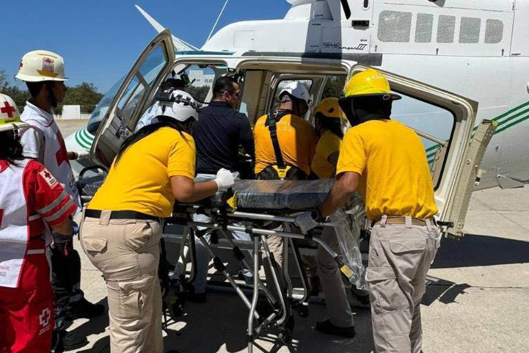 Rocha Moya lamenta el fallecimiento de hombre en incendio forestal en la sierra de Concordia