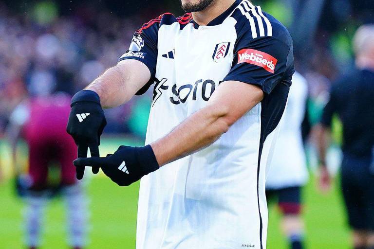 Raúl Jiménez estará fuera de acción un mes más