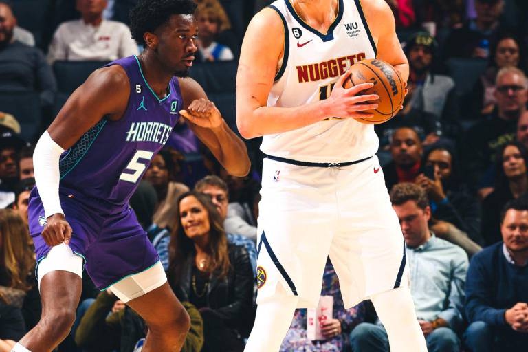Denver Nuggets vuelve al triunfo para mantenerse en lo más alto del Oeste