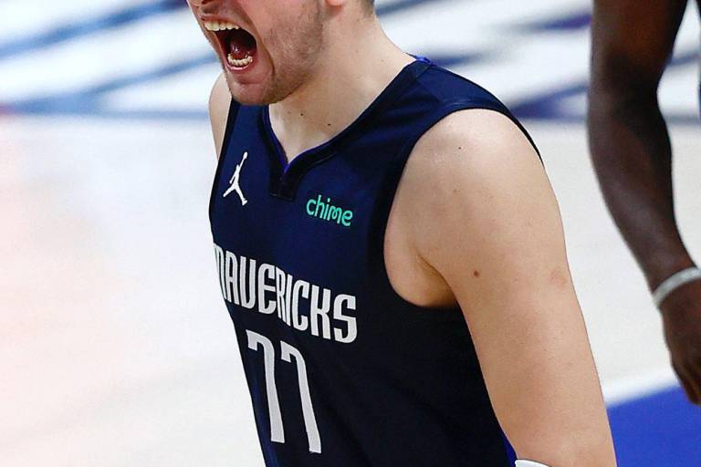 Luka Doncic y Mavericks firman extensión de contrato por 207 millones