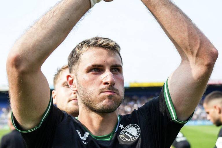 Nottingham Forest aumenta oferta por Santiago Giménez