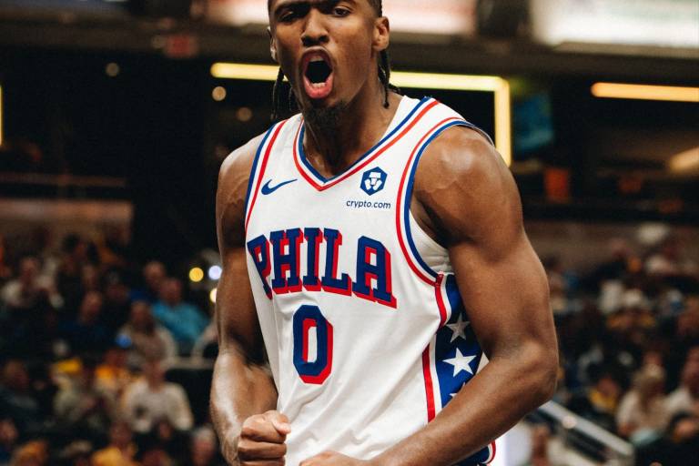 Tyrese Maxey brilla con 45 puntos y lleva a 76ers a la victoria