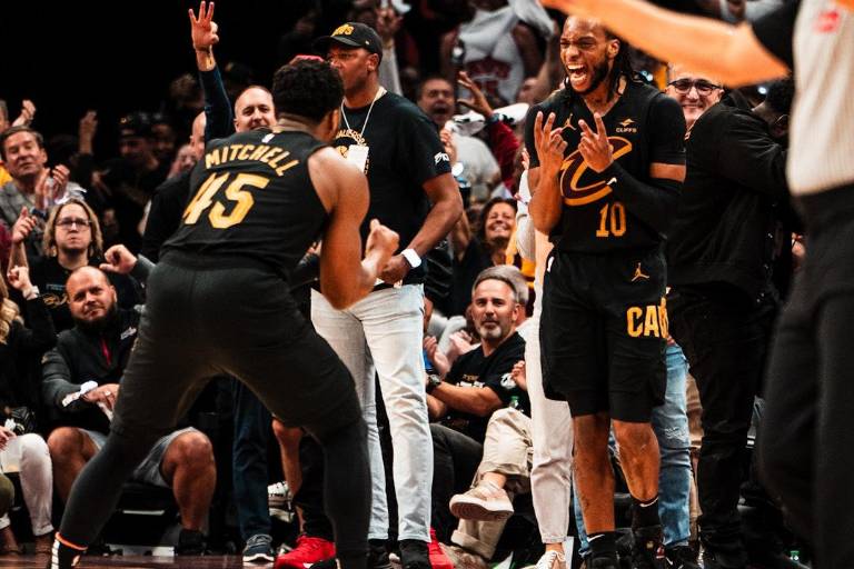 Cavaliers resucitan y avanzan a las semifinales de la Conferencia Este