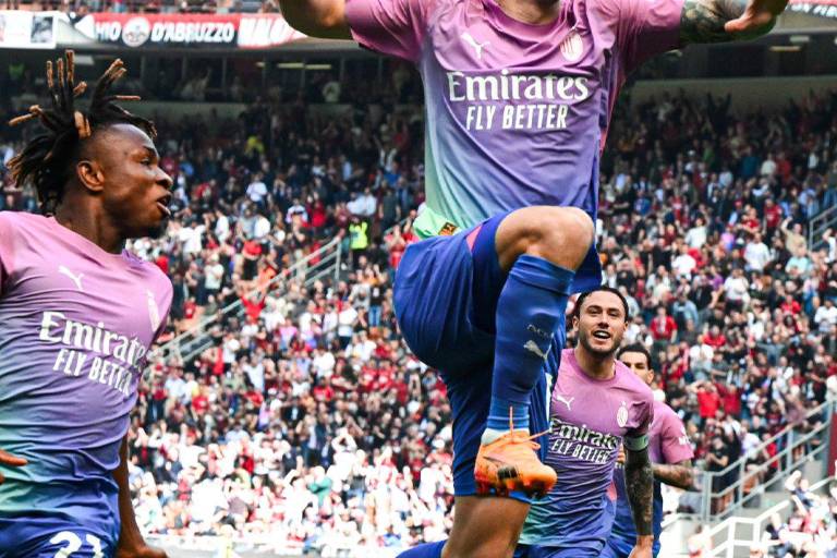 El Milán alarga su dulce momento con goleada al Lecce