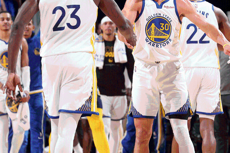 Stephen Curry y Warriors remontan ante Grizzlies para poner 3-1 la serie