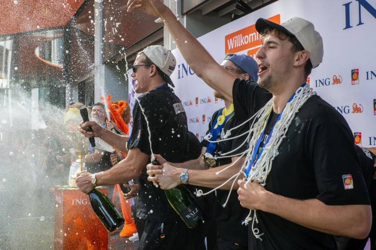 La Alemania campeona del mundo es recibida en Fráncfort por autoridades y aficionados