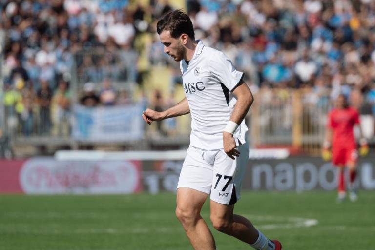 Napoli se mantiene líder de la Serie A tras vencer al Empoli