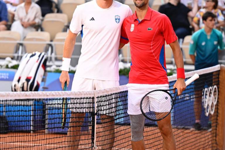 Djokovic vence a Tsitsipas y avanza a semifinales en París 2024