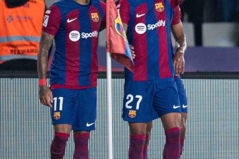 Barcelona derrota a la Real Sociedad para alzarse al segundo puesto