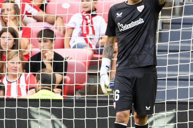 Alex Padilla se une a concentración de Selección Mexicana