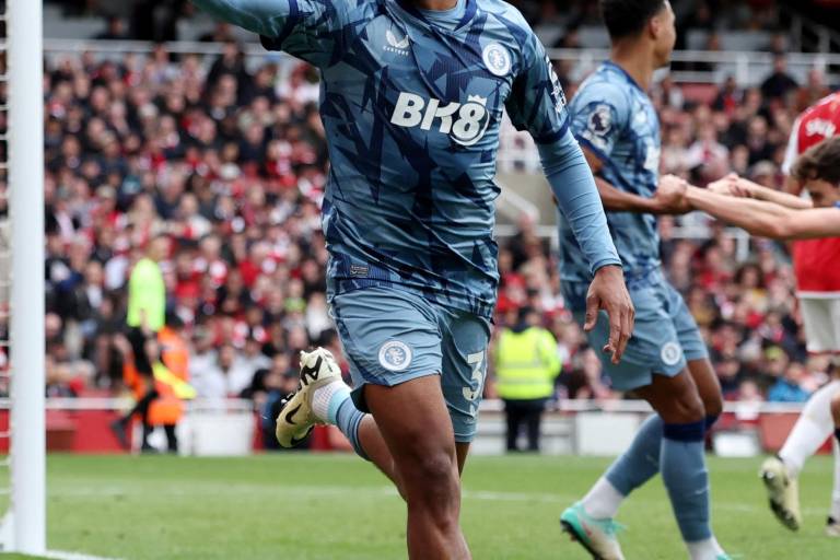 Manchester City saca provecho del derrumbe de Arsenal y Liverpool