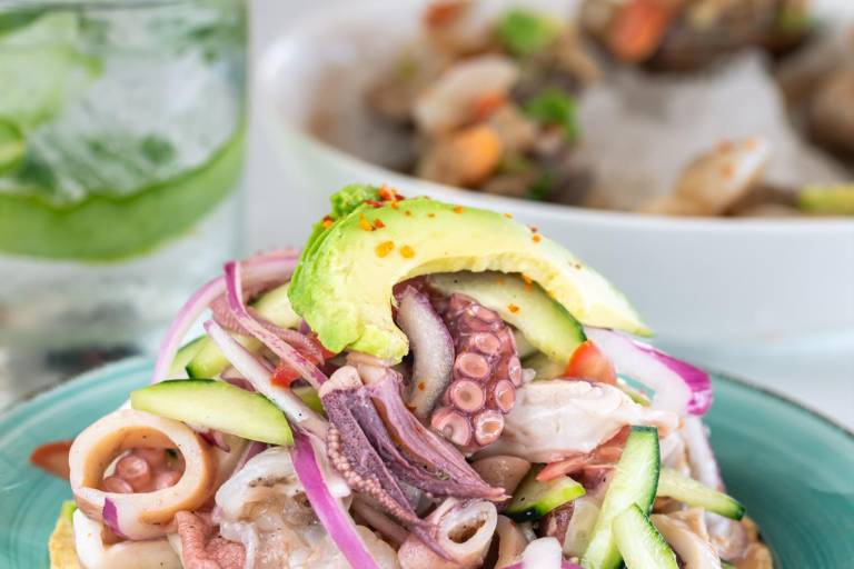 Visita Barrio Olas Altas, la marisquería de los mazatlecos