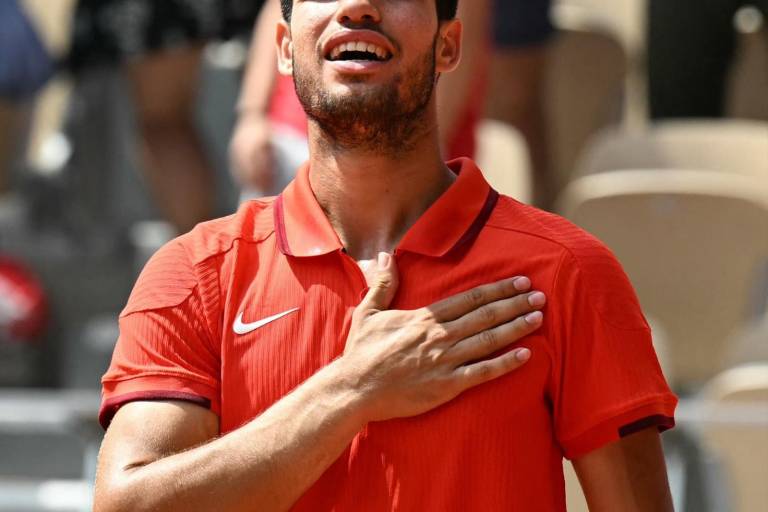 Alcaraz se disculpa por romper la raqueta en Cincinnati