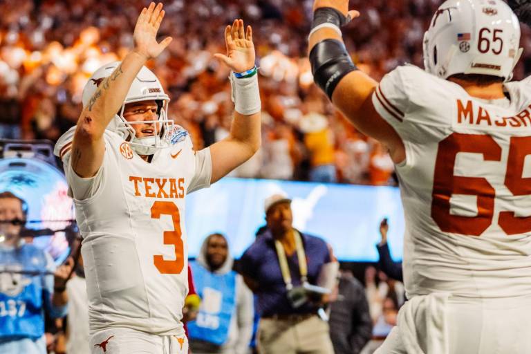 Texas Longhorns gana con dificultades el Peach Bowl a Arizona State