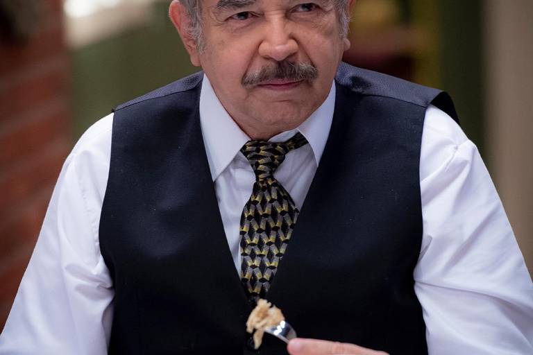 Niegan a Jorge Ortiz de Pinedo abordar vuelo con su tanque de oxígeno