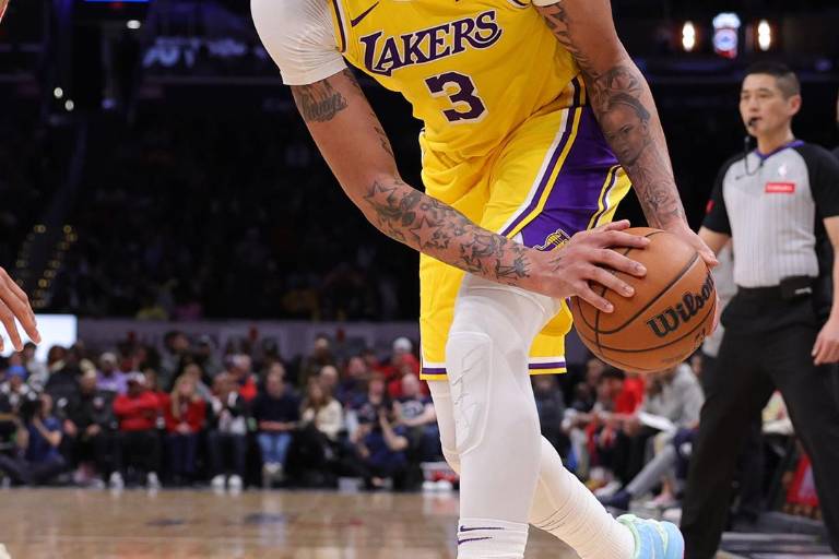 Anthony Davis encamina triunfo de Lakers ante Wizards