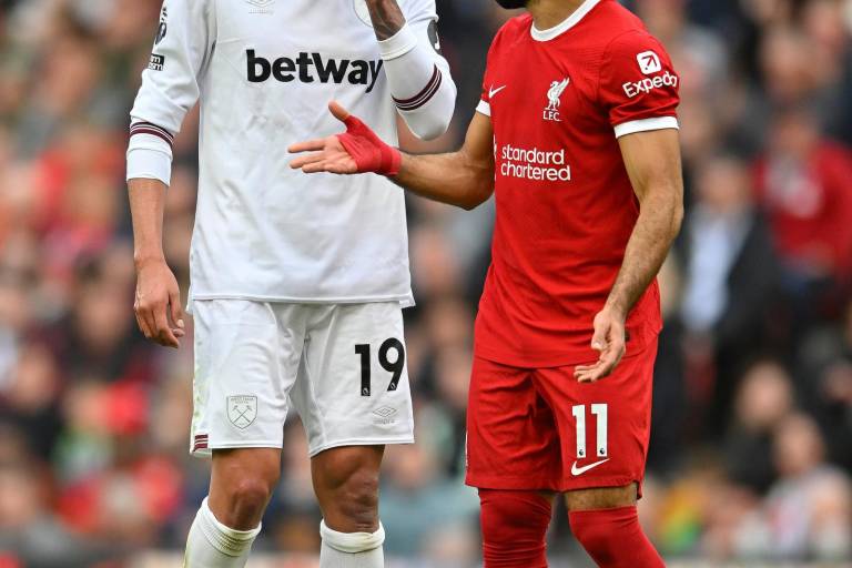 El West Ham de Edson Álvarez sufre ante el Liverpool