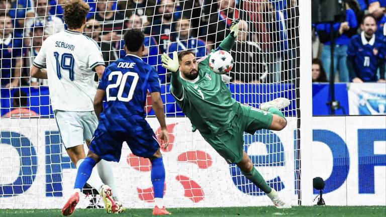 El portero Gianluigi Donnarumma fue figura por los italianos.