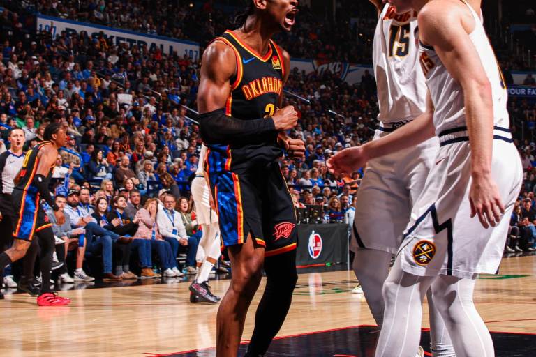 Shai Gilgeous-Alexander lidera al Thunder en contundente victoria sobre los Nuggets
