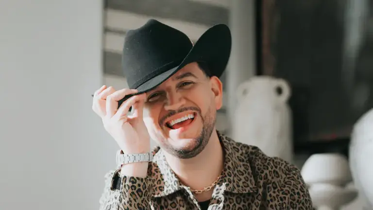 Edén Muñoz regresa al huapango con “La Magia de Conectar”, tema que ya genera gran expectativa entre sus seguidores.