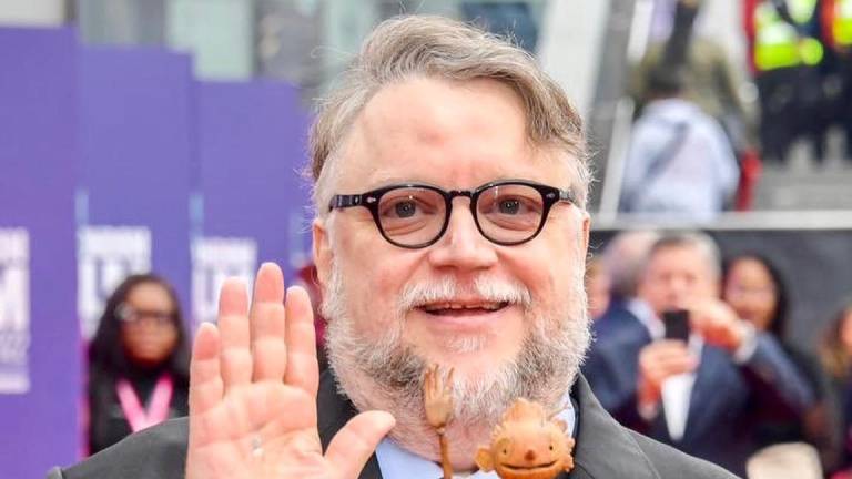 Muere madre de Guillermo del Toro antes de premier de Pinocho; él se la dedica