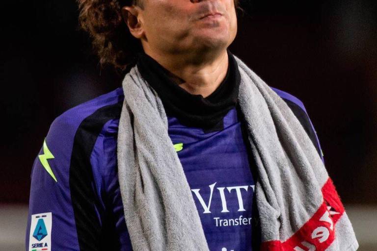 Guillermo Ochoa casi regala un gol en la derrota ante el Torino