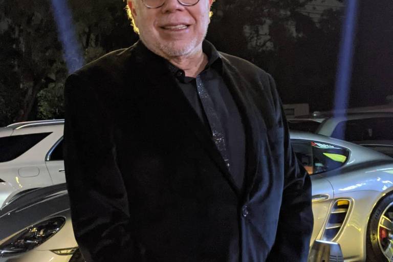 Luis de Llano reaparece tras sentencia por daño moral a Sasha Sökol