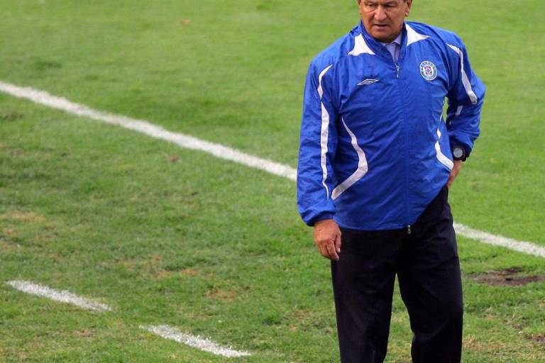 Enrique Meza se encuentra delicado de salud