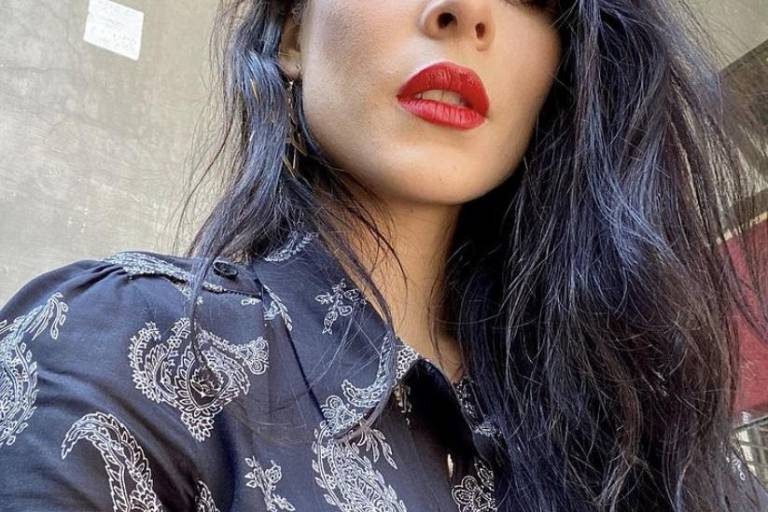 María León presume anillo y vestido de novia en sus redes sociales