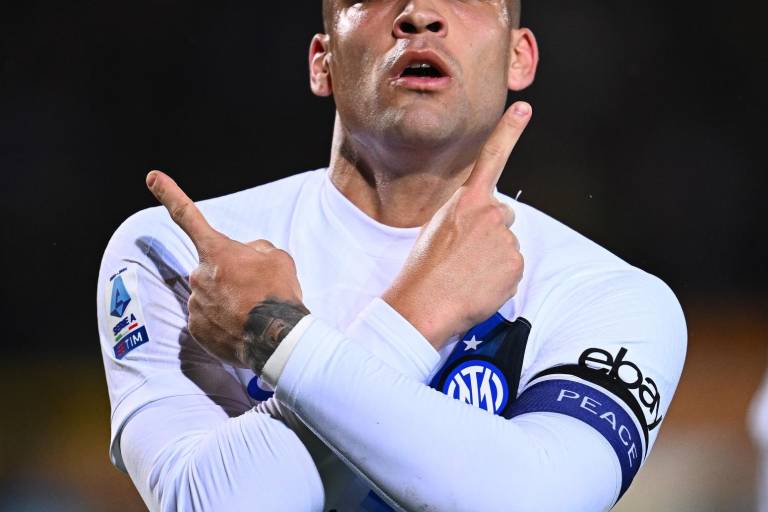 Con doblete de Lautaro Martínez, el Inter se escapa hacia la consagración