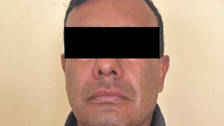 El alcalde de Esperanza fue detenido junto con ocho personas durante 23 cateos en Puebla.