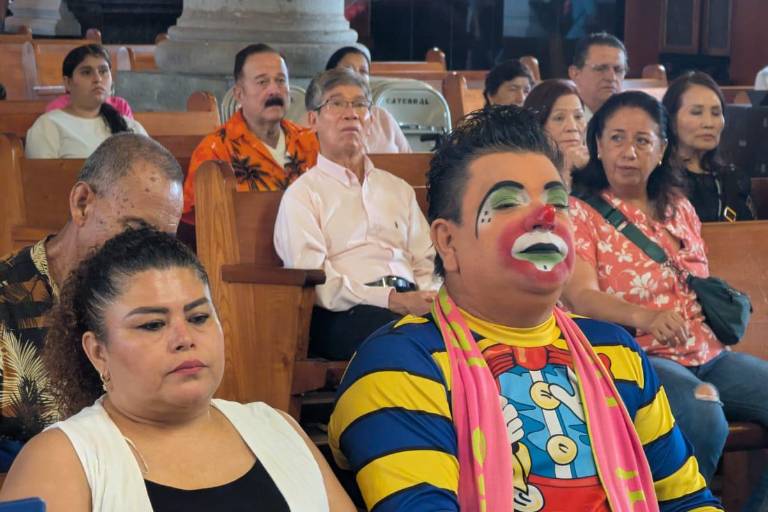 Mazatlán celebra el Día del Payaso con fe, colores y una misa llena de sonrisas