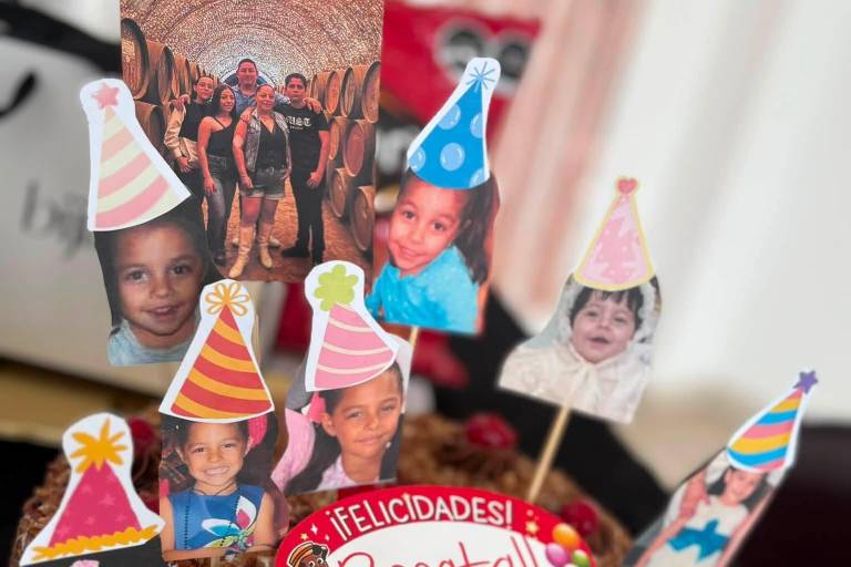 Celebra Renata Escobar sus 19 años, con amigos y familiares