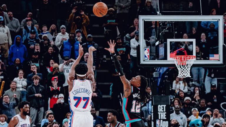 VJ Edgecombe fue el héroe con un triple en los segundos finales.